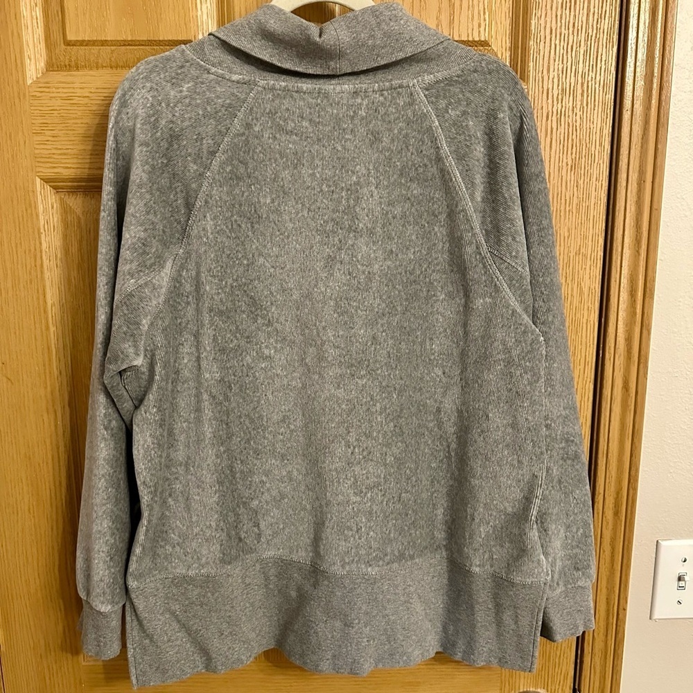 Te Verde Cozy Gray Women's Sweater - Size PXL - Picture 2 of 8